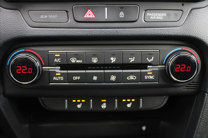 Kia Ceed 1,4 T-GDI  ČR,1.MAJ,EXCLUSIVE - fotka 16 z 33
