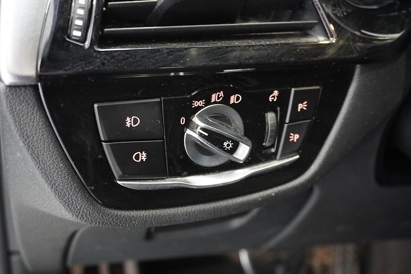 BMW Řada 5 520D TOURING XDRIVE STEPTRONIC - fotka 14 z 29