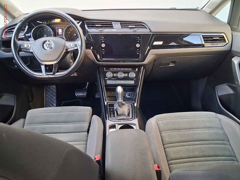 Volkswagen Touran (2018) 1.5 TSi, Highline, DSG, LED - fotka 8 z 19