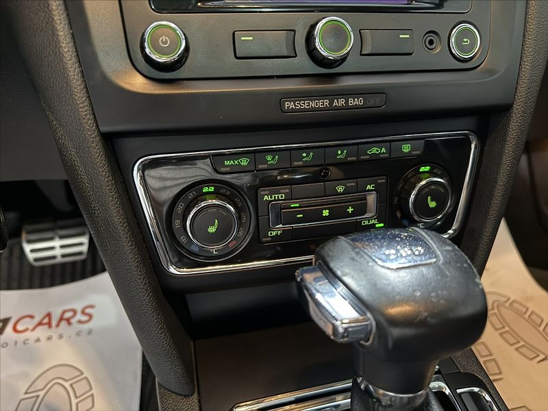 Škoda Superb 2,0   TSI DSG 147kW ELEG PANO - fotka 18 z 41
