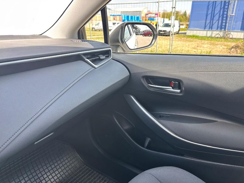 Toyota Corolla 1.5 Dynamic Force Comfort Tech - fotka 22 z 27