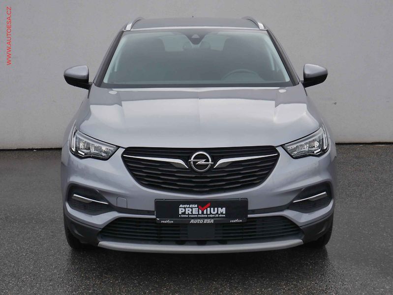 Opel Grandland X (2020) 1.2 PT, Innovation, LED - fotka 2 z 15