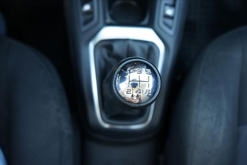 Citroën C-Elysée 1,2 PureTech  Feel - fotka 15 z 22