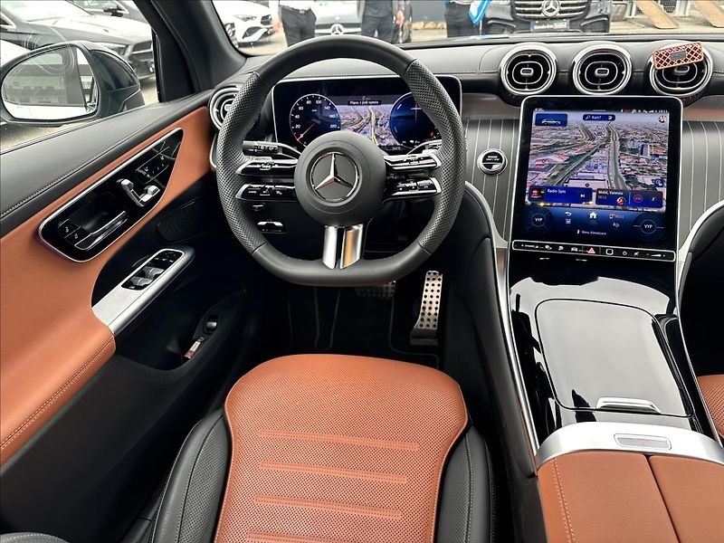 Mercedes-Benz GLC 300de 4MATIC AMG linie - fotka 12 z 13