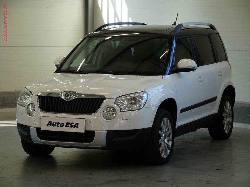 Škoda Yeti (2012) 2.0 TDI 4x4, ČR, DSG, panor. - fotka 3 z 23