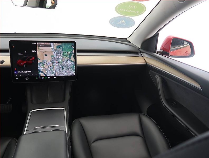 Tesla Model Y (2022) Long Range AWD 79kWh, SoH 89% - fotka 8 z 33