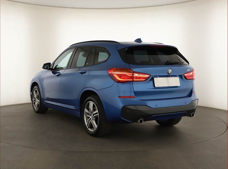 BMW X1 (2018) M Sport xDrive20d, 4X4 - fotka 4 z 19