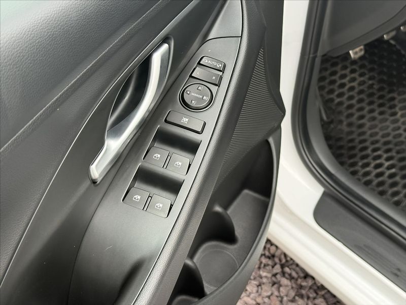 Hyundai i30 1,5 T-GDI 118kW N-Line - fotka 6 z 23