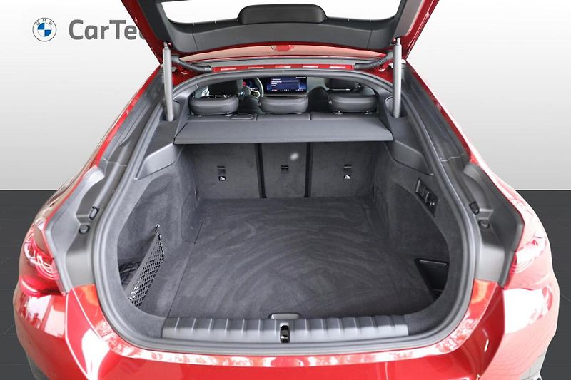 BMW i4 M60 xDrive - fotka 8 z 30