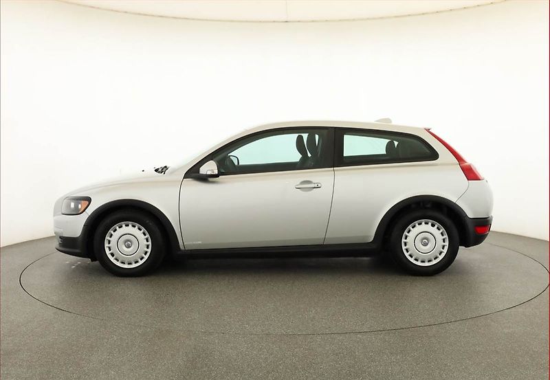 Volvo C30 (2009) 1.6 D, nová STK, pěkný stav - fotka 3 z 12