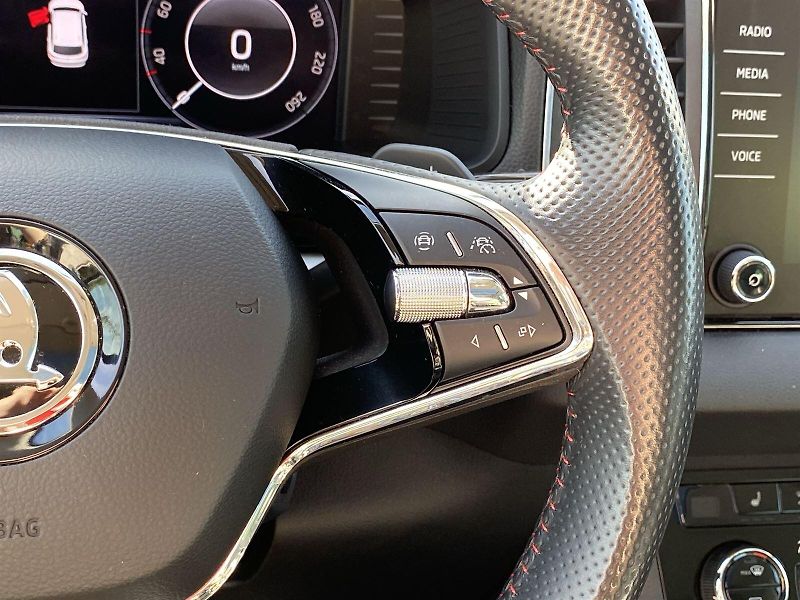 Škoda Karoq (2018) 1.5 TSI DSG Style + - fotka 16 z 36