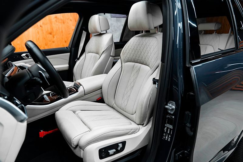 BMW X5 M50d Final edition - fotka 9 z 28