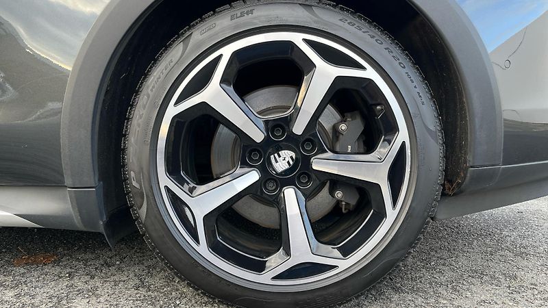 Porsche Taycan 4 Cross Turismo - fotka 12 z 30