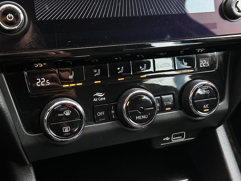 Škoda Octavia Combi 1.0TSi DSG Smartlink 2Z. - fotka 21 z 38