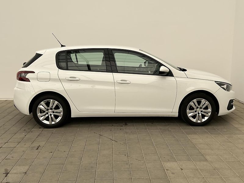 Peugeot 308 1.2 i . - fotka 6 z 21