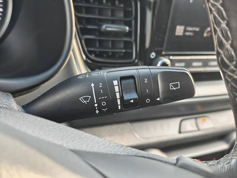 Kia Stonic 1,0 T-GDi GPF 7DCT EXCLUSIVE 7 - fotka 15 z 23