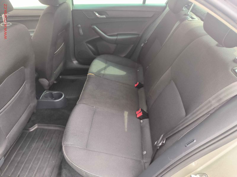Škoda Rapid (2013) 1.4TSI, ČR, autoAC - fotka 10 z 15