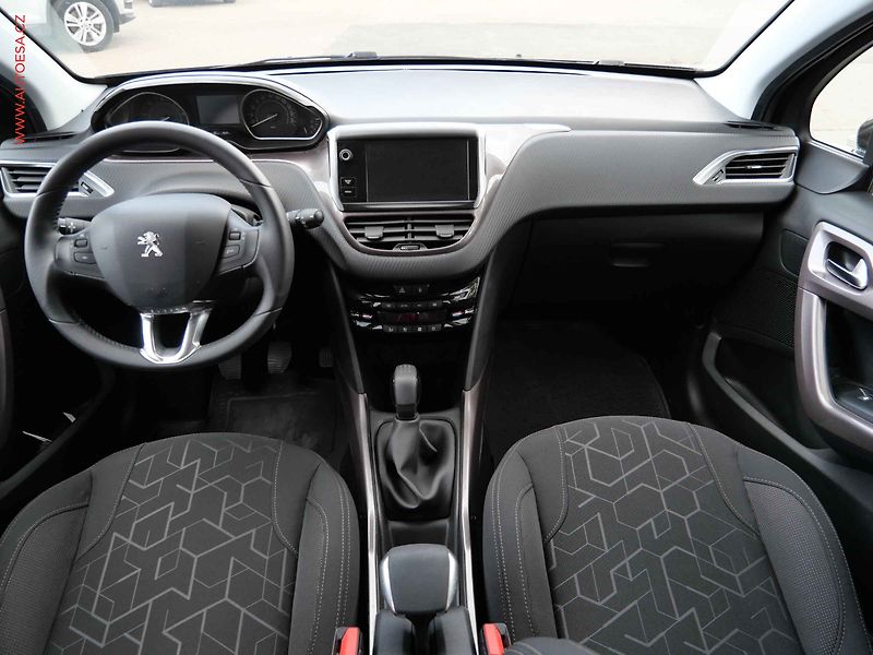 Peugeot 2008 (2013) 1.4HDi, ČR, Active, TZ, navi - fotka 8 z 21