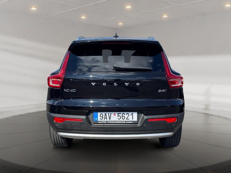 Volvo XC40 (2023) ULTIMATE BRIGHT B4 P 145kW AWD - fotka 5 z 11