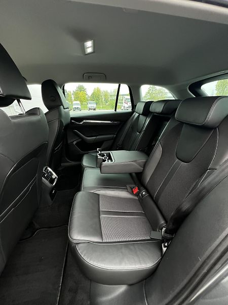 Škoda Octavia 2.0TDI DSG 110kW Style DPH  - fotka 21 z 24