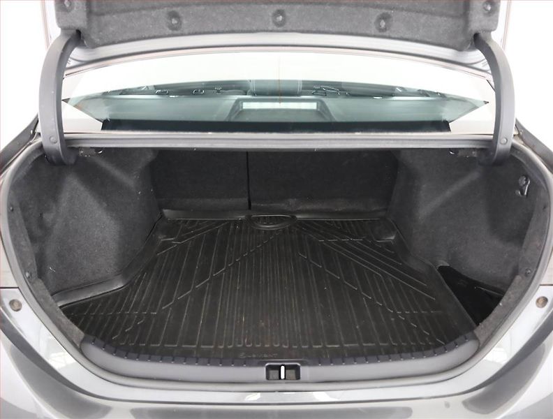Toyota Corolla (2013) 1.4 D-4D, Park. senzory - fotka 16 z 17