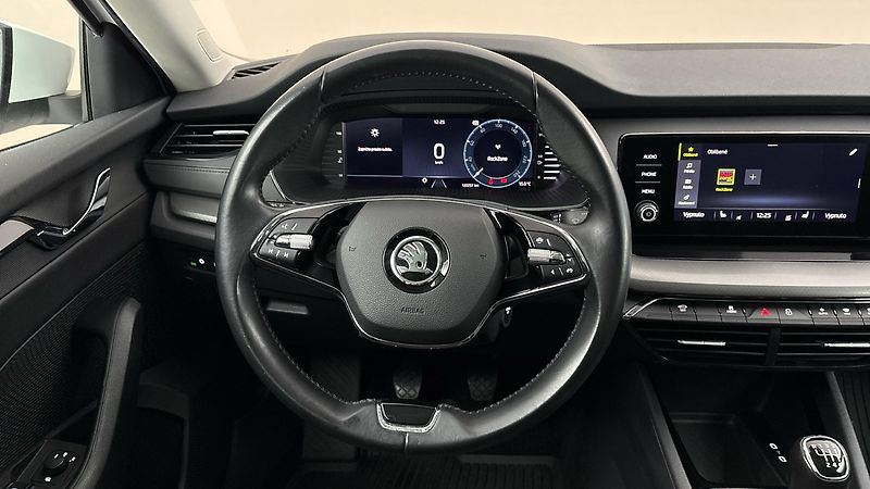 Škoda Octavia 2.0 TDI Ambition Combi - fotka 9 z 27