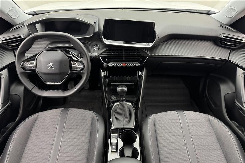 Peugeot 2008 1,2 DPH VÝHŘEV ALLURE+ 1MAJ ČR - fotka 7 z 42