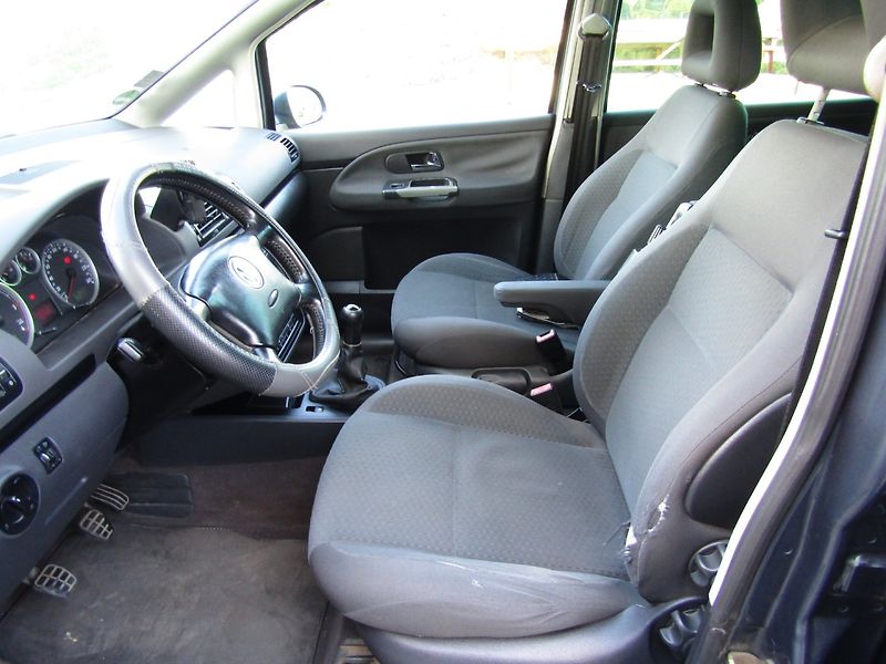 Volkswagen Sharan (2004) 1.9 TDI 85kW 7 SEDADEL - fotka 19 z 35