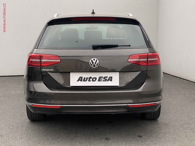 Volkswagen Passat (2018) 2.0 TDi, ČR, Highline, DSG - fotka 5 z 16