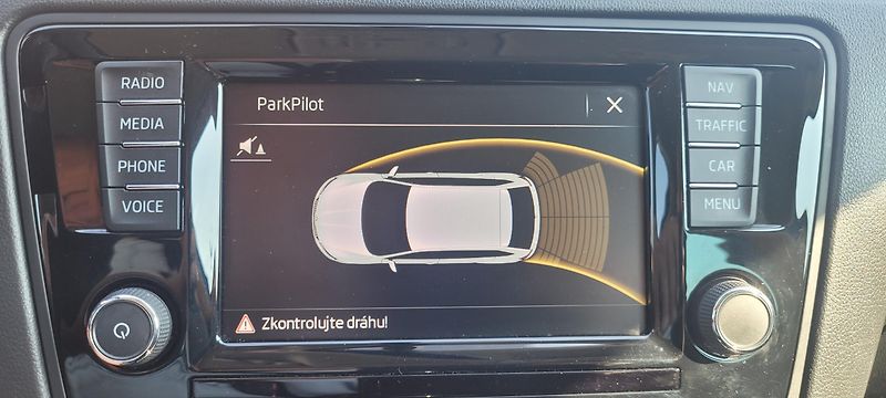 Škoda Rapid (2017) 1,4TSi 92kW DSG Xenony Drive - fotka 21 z 40