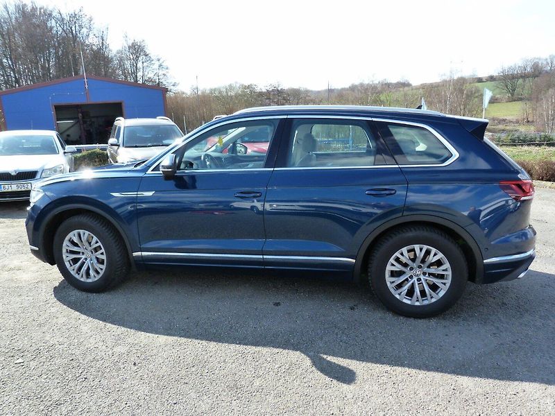 Volkswagen Touareg 3.0 TDI - fotka 8 z 42