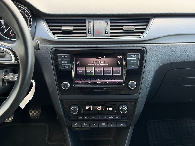 Škoda Rapid (2018) Clever 1.0 TSI 70kW - fotka 19 z 30