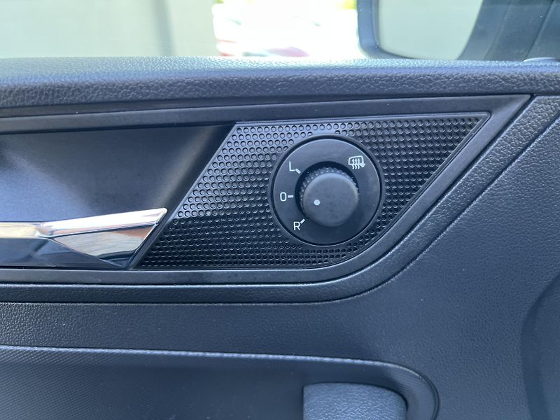 Škoda Rapid Spaceback 1.0TSi 81kw KAMERA - fotka 12 z 44