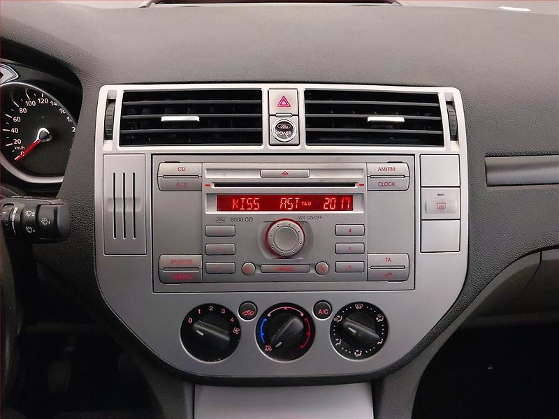 Ford Kuga (2012) 2.0 TDCi - fotka 12 z 16