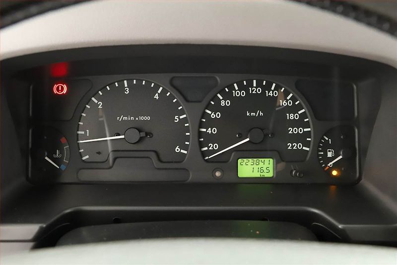Land Rover Discovery (1998) 2.5 TD, 4X4 - fotka 9 z 15