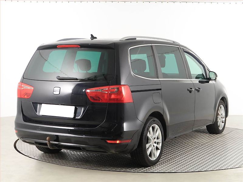 Seat Alhambra (2013) 2.0 TDI, 4X4, 7 míst, Navi - fotka 5 z 19