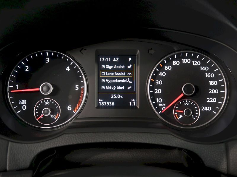 Volkswagen Sharan (2019) HIGHLINE 2.0TDI 4x4 DSG 7MÍST - fotka 22 z 45