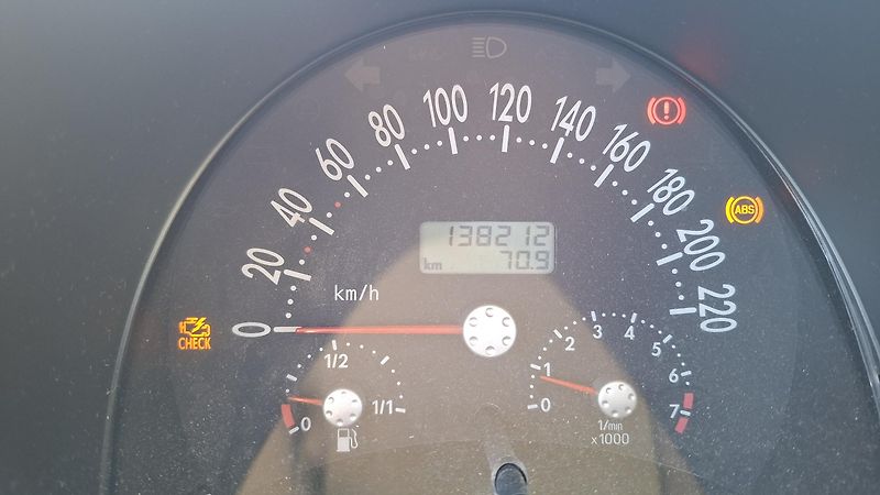 Volkswagen New Beetle (1999) - fotka 14 z 14