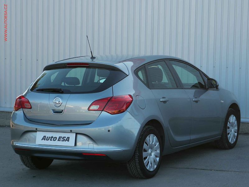 Opel Astra (2013) 1.4i, ČR, AC, temp - fotka 4 z 16