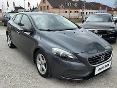 Volvo V40 (2014) 1.6 D, AC, tempo, park.čidla - fotografie inzerátu