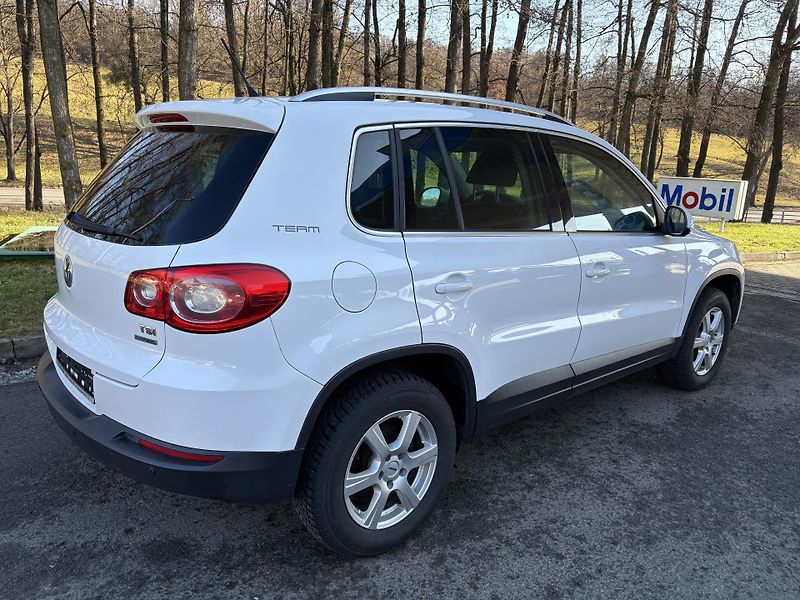 Volkswagen Tiguan (2011) 1.4 TSI Team BlueMotion -PĚKNÝ - fotka 4 z 20