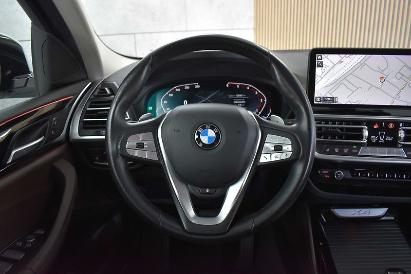 BMW X4 xD30d 210kW*HEAD-UP*TAŽNÉ*ČR - fotka 17 z 44