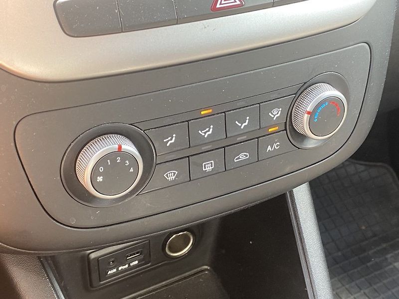 Kia Venga 1.6i, ČR-1m, 2x kola, manual - fotka 13 z 14