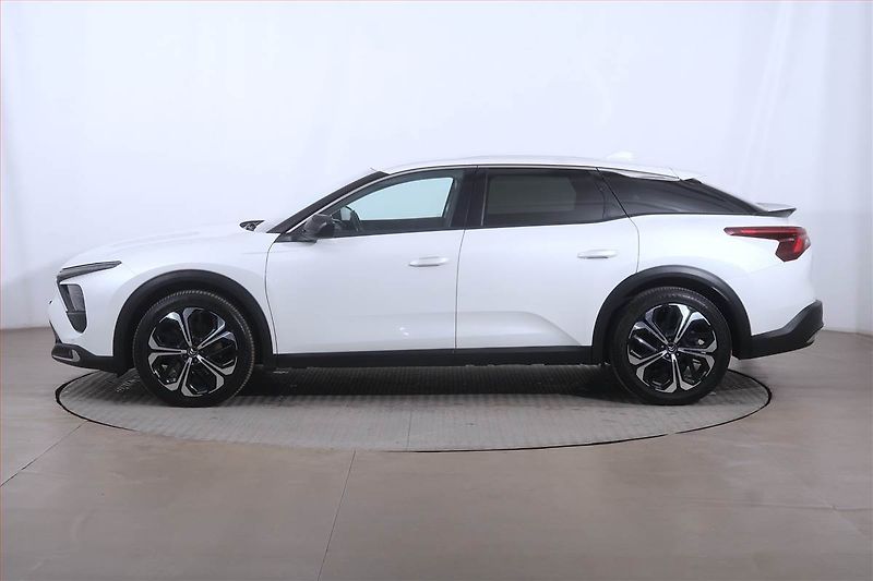 Citroën C5 X (2022) 1.6 PureTech, Automat - fotka 3 z 24