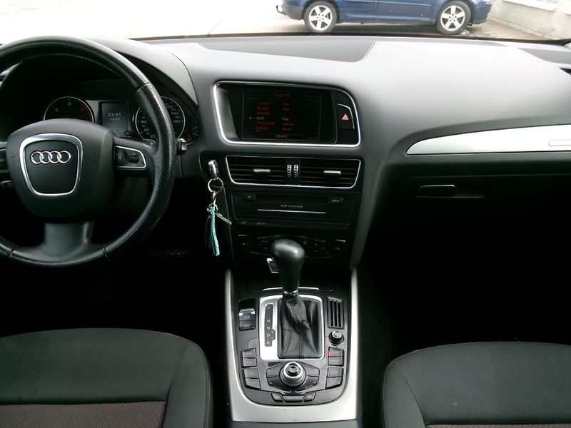 Audi Q5 (2009) 3,0TDI QUATTRO AC NAVI - fotka 13 z 28