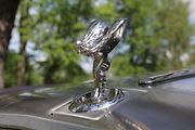Luxusní vozy se v sobotu 4. května sjely na zámek do Lnář. Převládala auta značky Rolls Royce.