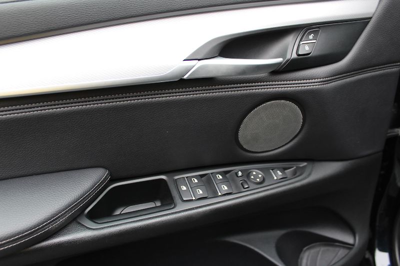 BMW X6 xDrive30d Mpaket  - fotka 12 z 27