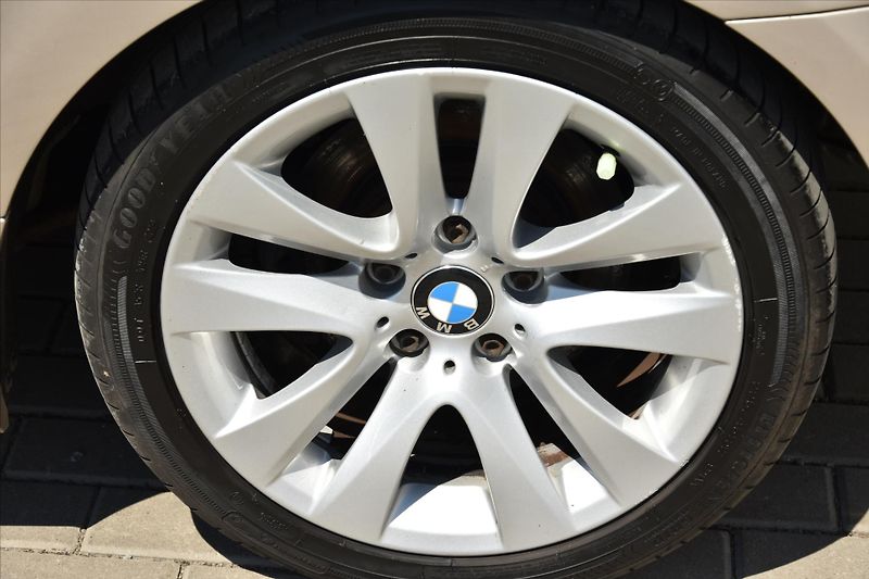 BMW Řada 3 320d 135kW CABRIO XENON KŮŽE - fotka 10 z 27