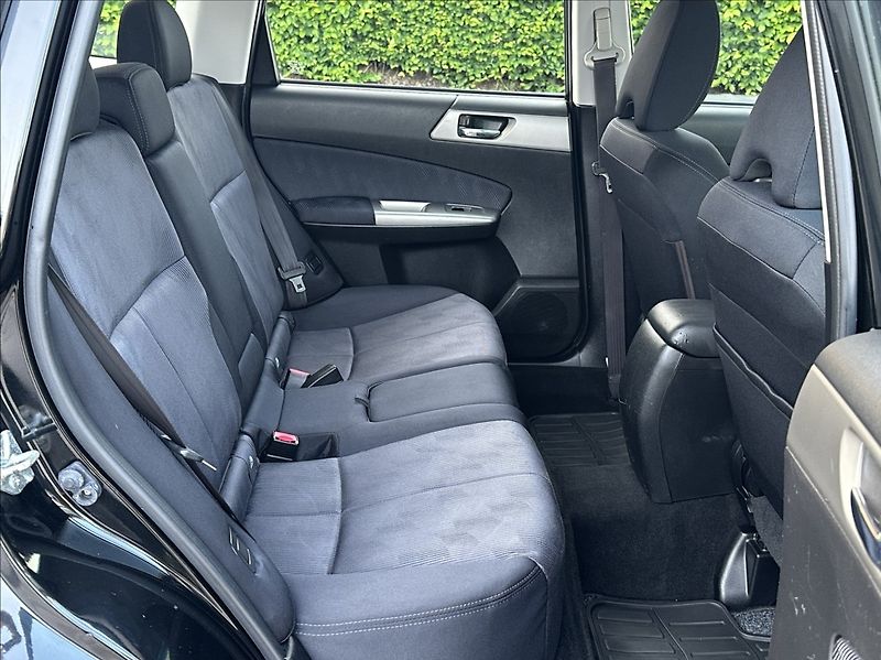 Subaru Forester 2,0 150PS  Comfort A/T 4x4 - fotka 19 z 50