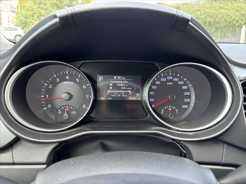 Kia Ceed 1,5 TGDi AT TOP ZÁRUKA CARPLAY - fotka 42 z 42